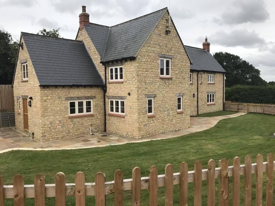 Denbrae Appartement Brackley  Buitenkant foto